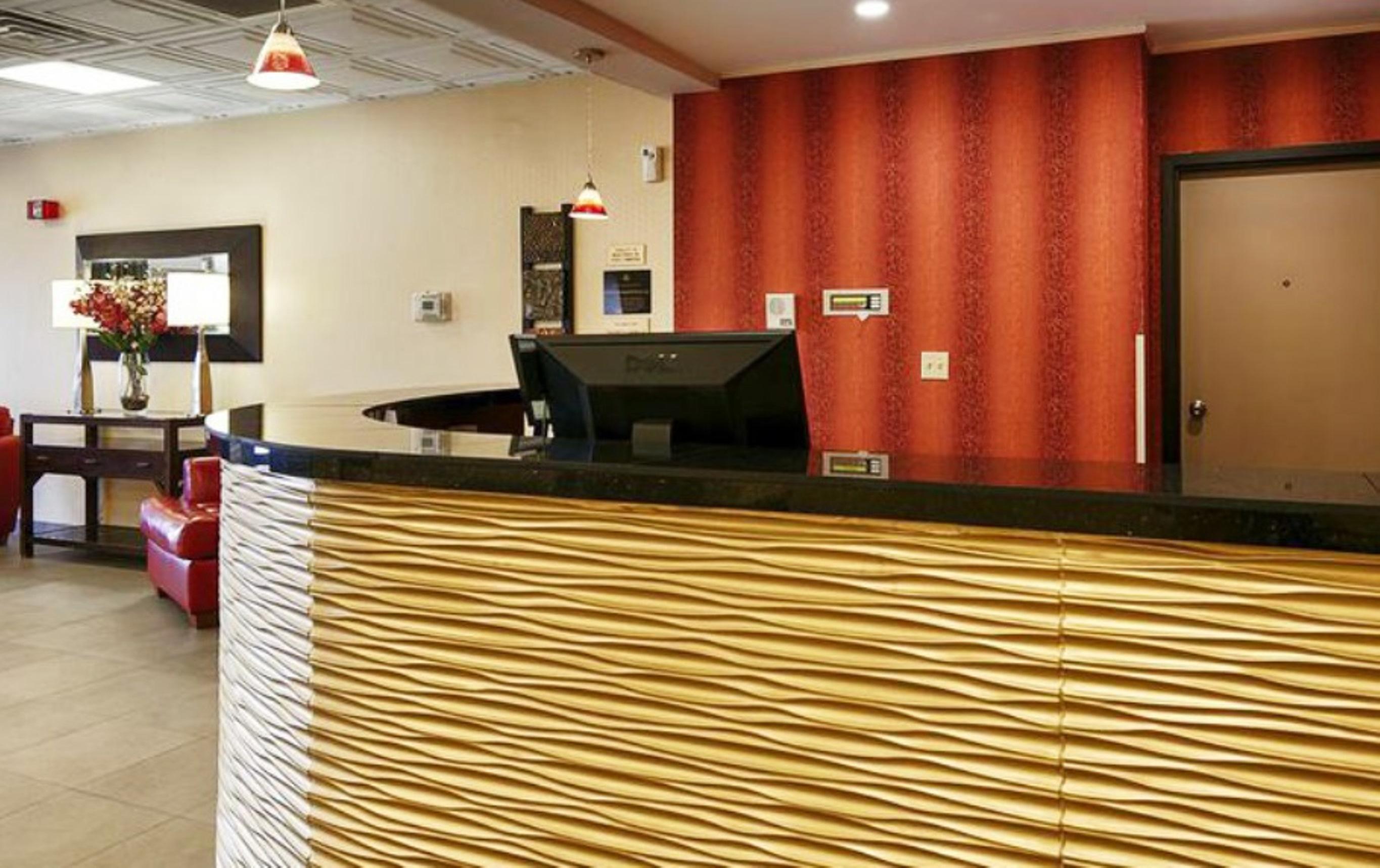 Quality Inn & Suites Charleston - Civic Center Luaran gambar