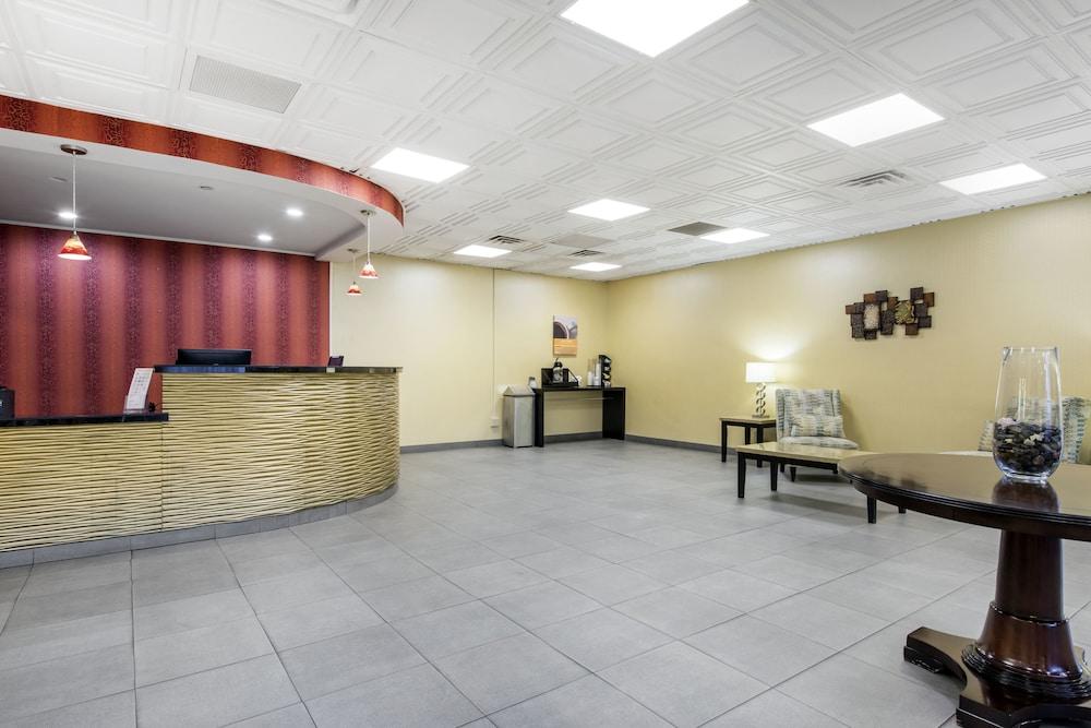 Quality Inn & Suites Charleston - Civic Center Luaran gambar