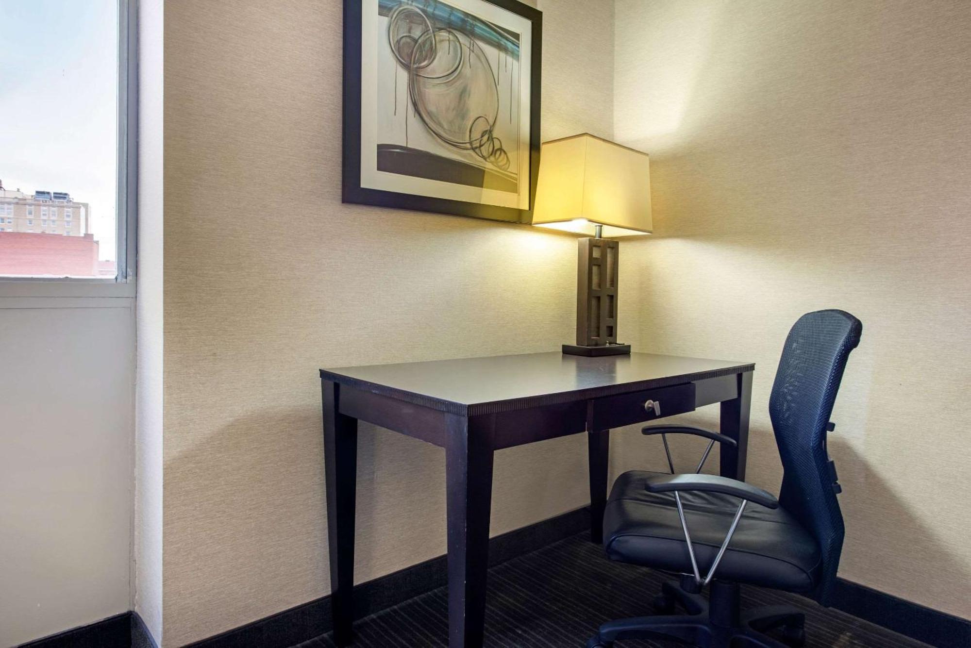 Quality Inn & Suites Charleston - Civic Center Luaran gambar