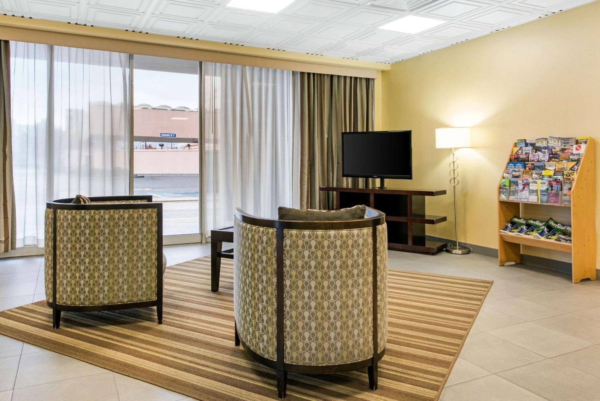 Quality Inn & Suites Charleston - Civic Center Luaran gambar