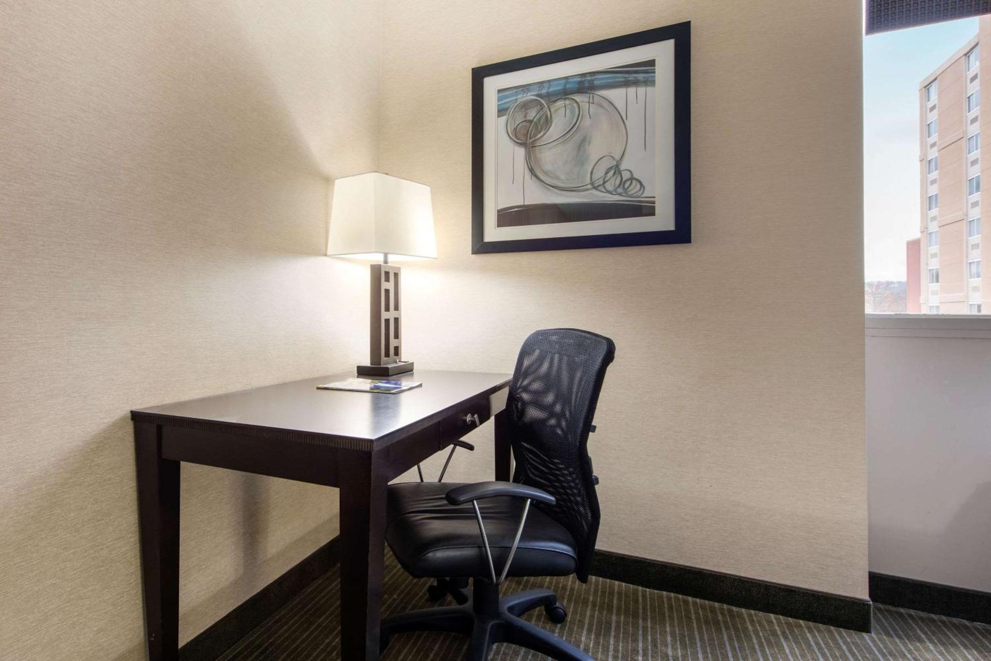 Quality Inn & Suites Charleston - Civic Center Luaran gambar