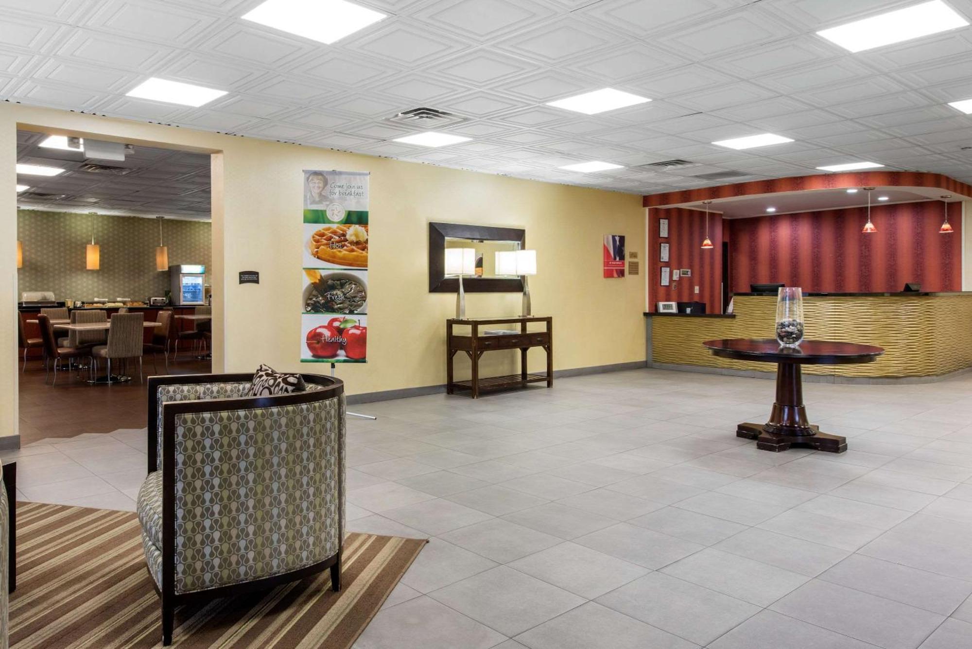 Quality Inn & Suites Charleston - Civic Center Luaran gambar